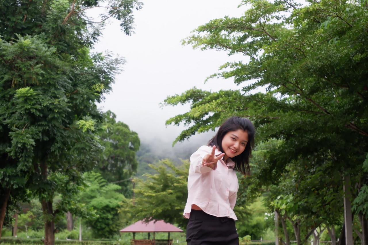 Baan Rai Pray Rung Kaeng Krachan Ban Tha Ling Lom Kültér fotó
